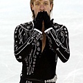 2010溫哥華冬運-SP-Plushenko-kiss.jpg