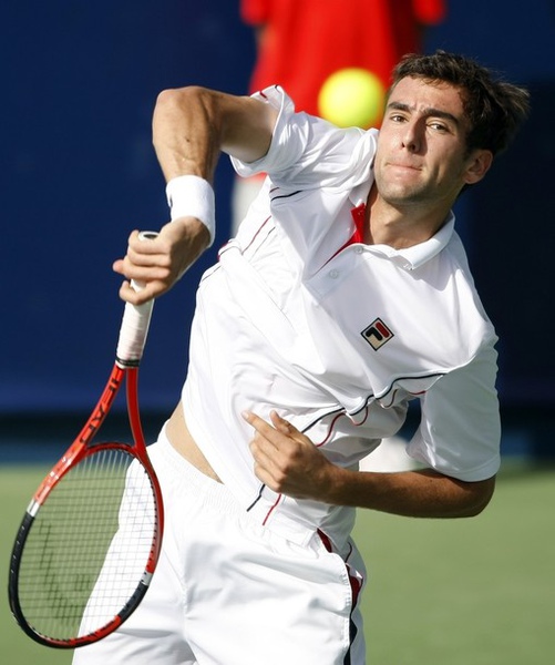 2010Dubai-0224-Cilic-揮拍露小肚-g.jpg