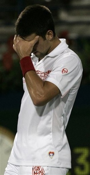 2010Dubai-0226-Nole-10雙誤-傷腦筋.jpg