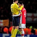 Arsenal-20100331CLB8-1-Barca-CescPique-大巨人小矮人變奏版L.jpg