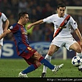 2011-0406-CLBest8-Barca-Xavi-重心低好踢球.jpg