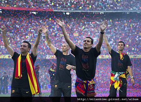 2011-0529-CampNou-Xavi-快樂的人請舉手.jpg