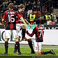 Milan-2011-0212-funny-我為你擦鞋.jpg