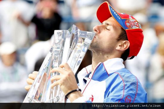 2011IndianWells-0320-Nole-決賽勝Nadal-Kiss.jpg