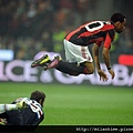 Milan-2011-0416-R33-funnyRobinho.jpg