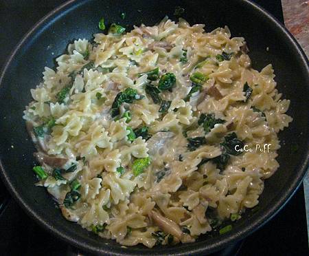 奶油秀珍菇PaSTa (Creamy Mushroom Piccolini with Spinach) 做法7.jpg