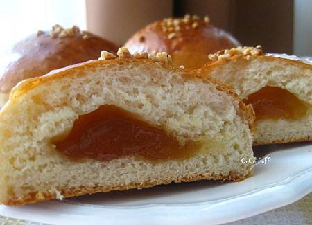 杏桃果醬麵包 Apricot Jam Bread.jpg