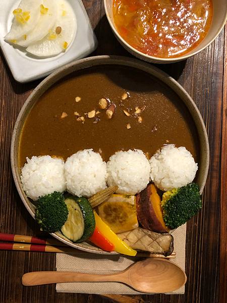 內湖️食/日式建築風下午茶/珍珠菓子喫茶屋-濃郁咖哩飯-景