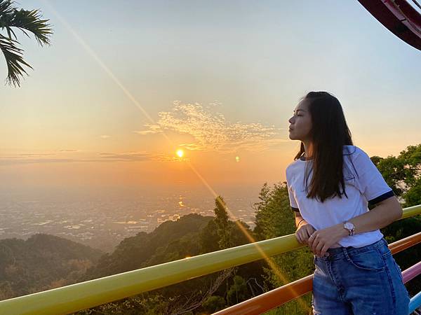 南投景點「星月天空」夏日夕陽超美-親子園區-情侶約會景觀餐廳