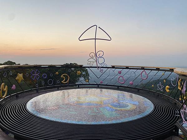 南投景點「星月天空」夏日夕陽超美-親子園區-情侶約會景觀餐廳