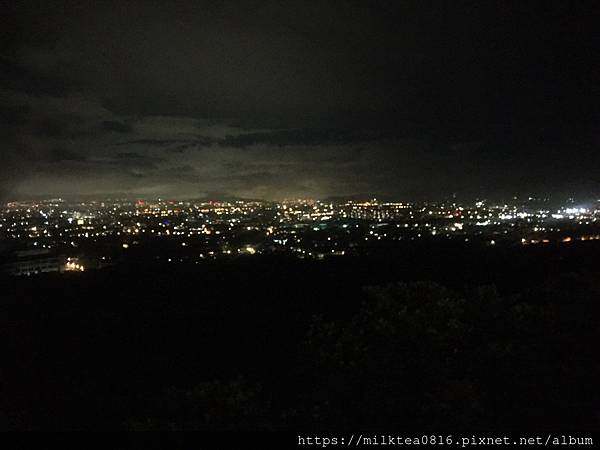 來一趟貓禾咖啡 桃園龍潭乳姑山新開幕夜景咖啡廳 來一杯奶茶吃喝玩樂生活分享 痞客邦