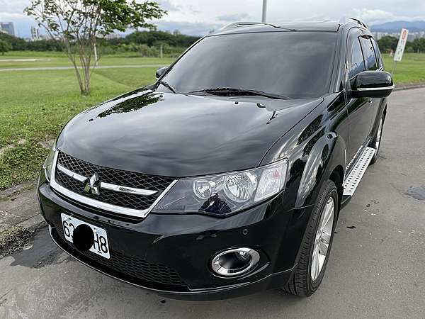 Outlander 4wd 一手至今僅跑4萬原廠保養可把握小許 收購中古車 收購二手車 賣車 估車輔仁小許 中古車買賣 痞客邦