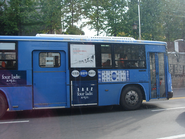 韓國的公車都是長這樣的
