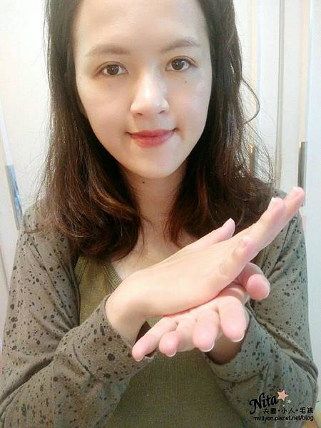玩美女人Erose 匿齡心機 女性精萃系列玫瑰精萃機能霜、複方精萃美胸精油找回自信與美麗 玩美女人Erose 匿齡心機 女性精萃系列玫瑰精萃機能霜、複方精萃美胸精油找回自信與美麗