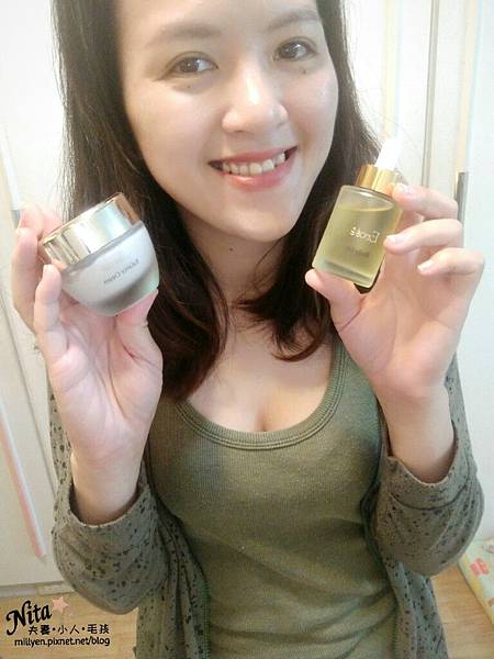 玩美女人Erose 匿齡心機 女性精萃系列玫瑰精萃機能霜、複方精萃美胸精油找回自信與美麗 玩美女人Erose 匿齡心機 女性精萃系列玫瑰精萃機能霜、複方精萃美胸精油找回自信與美麗