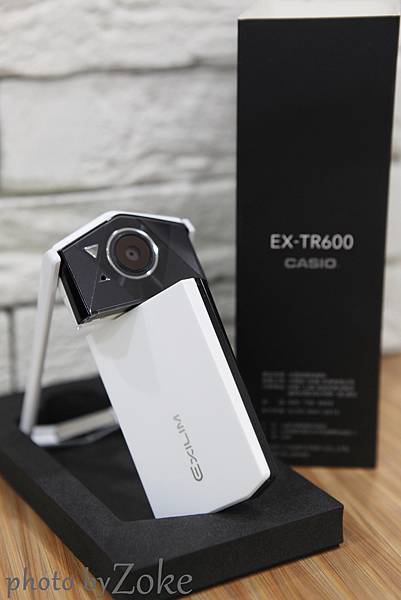 開箱文) 最新自拍神器Casio EXILIM EX-TR70抵台分享照片拍出來的 開箱文) 最新自拍神器Casio EXILIM EX-TR70抵台分享照片拍出來的