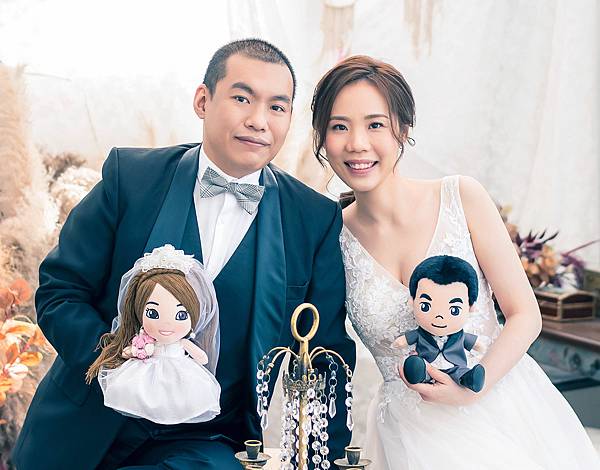 Mrs-Cheng+Mr-Cheng 卡通版 車頭公仔