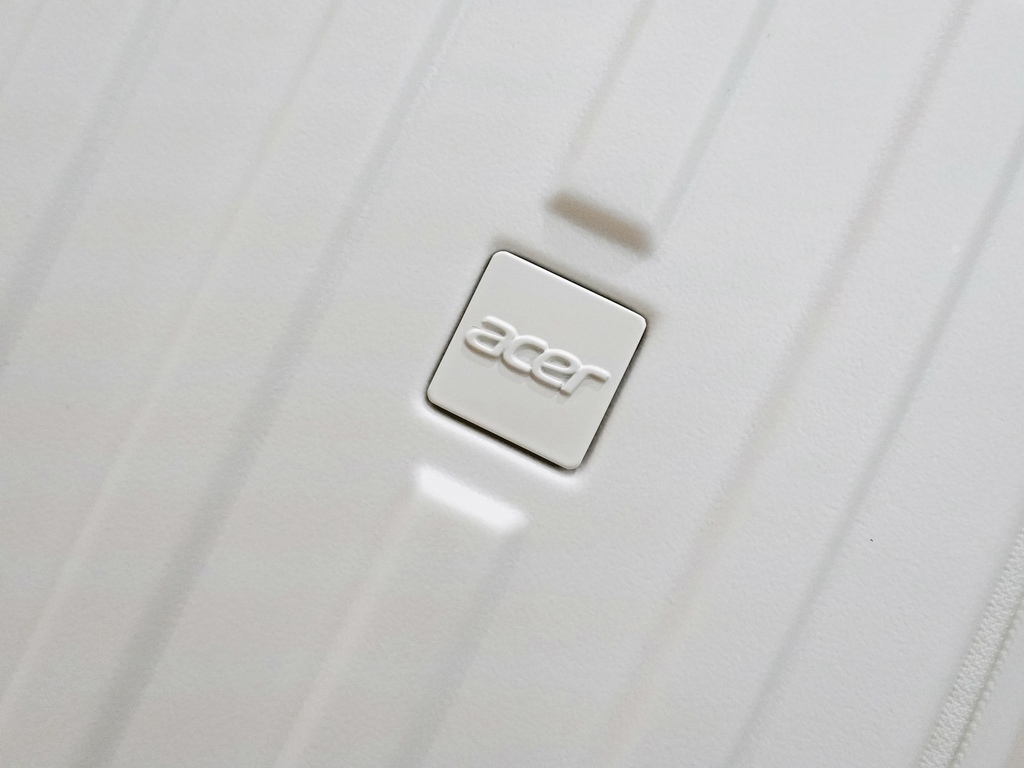 Acer 巴塞隆纳前开式行李箱 (3).jpg