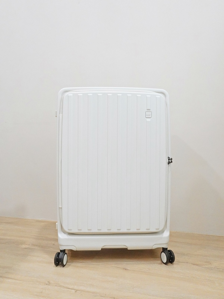 Acer 巴塞隆纳前开式行李箱 (2).jpg