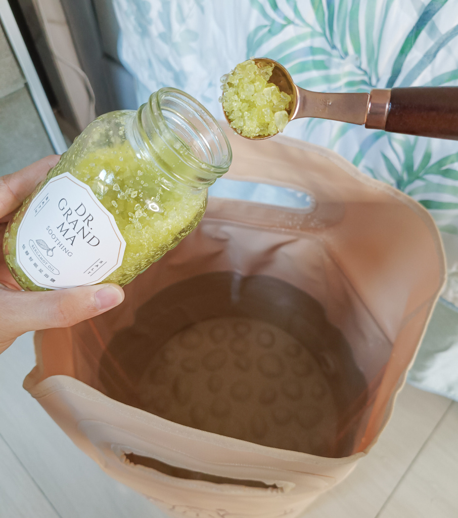 阿嬤的配方-今年冬天最舒壓的泡腳神器、足浴鹽,妳的•桑拿沐足