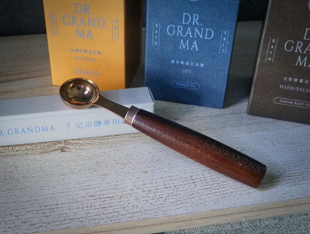 阿嬤的配方-今年冬天最舒壓的泡腳神器、足浴鹽,妳的•桑拿沐足