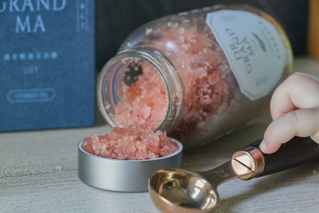 阿嬤的配方-今年冬天最舒壓的泡腳神器、足浴鹽,妳的•桑拿沐足