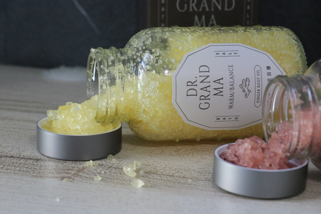 阿嬤的配方-今年冬天最舒壓的泡腳神器、足浴鹽,妳的•桑拿沐足