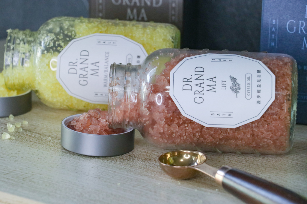 阿嬤的配方-今年冬天最舒壓的泡腳神器、足浴鹽,妳的•桑拿沐足