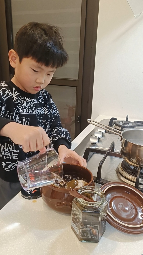 年節禮盒最佳選擇『洄瀾醬人』剝皮辣椒禮盒--家家戶戶都該擁有 年節禮盒最佳選擇『洄瀾醬人』剝皮辣椒禮盒--家家戶戶都該擁有