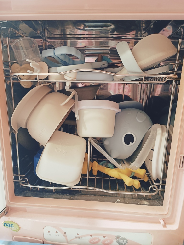 【媽咪學苑開箱】赫媽咪寶寶矽膠餐具+育兒好物實測!新手媽咪必 【媽咪學苑開箱】赫媽咪寶寶矽膠餐具+育兒好物實測!新手媽咪必