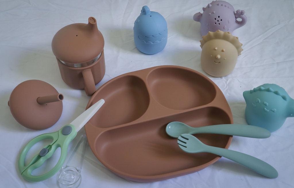 【媽咪學苑開箱】赫媽咪寶寶矽膠餐具+育兒好物實測!新手媽咪必 【媽咪學苑開箱】赫媽咪寶寶矽膠餐具+育兒好物實測!新手媽咪必
