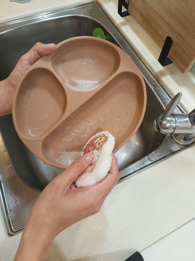 【媽咪學苑開箱】赫媽咪寶寶矽膠餐具+育兒好物實測!新手媽咪必 【媽咪學苑開箱】赫媽咪寶寶矽膠餐具+育兒好物實測!新手媽咪必