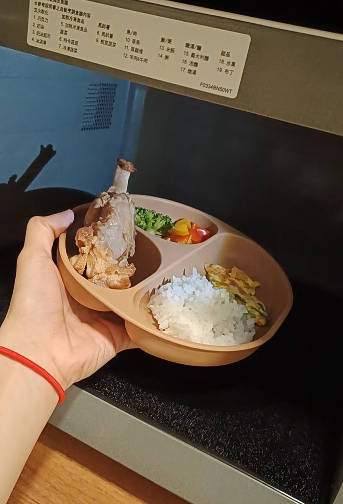 【媽咪學苑開箱】赫媽咪寶寶矽膠餐具+育兒好物實測!新手媽咪必 【媽咪學苑開箱】赫媽咪寶寶矽膠餐具+育兒好物實測!新手媽咪必