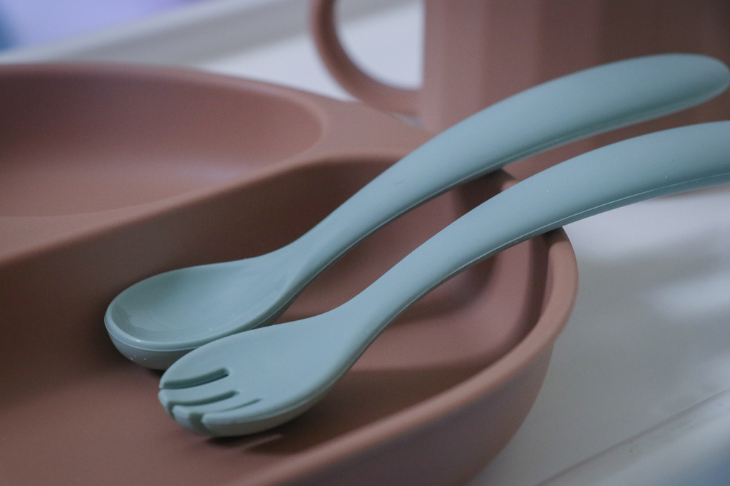 【媽咪學苑開箱】赫媽咪寶寶矽膠餐具+育兒好物實測!新手媽咪必 【媽咪學苑開箱】赫媽咪寶寶矽膠餐具+育兒好物實測!新手媽咪必