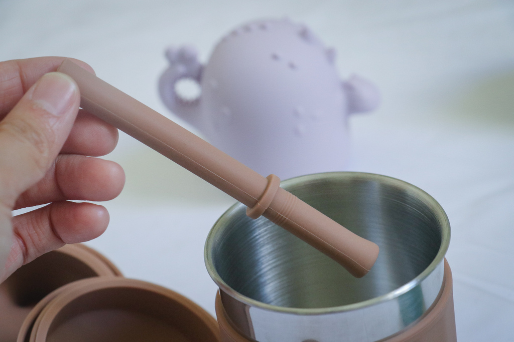 【媽咪學苑開箱】赫媽咪寶寶矽膠餐具+育兒好物實測!新手媽咪必 【媽咪學苑開箱】赫媽咪寶寶矽膠餐具+育兒好物實測!新手媽咪必