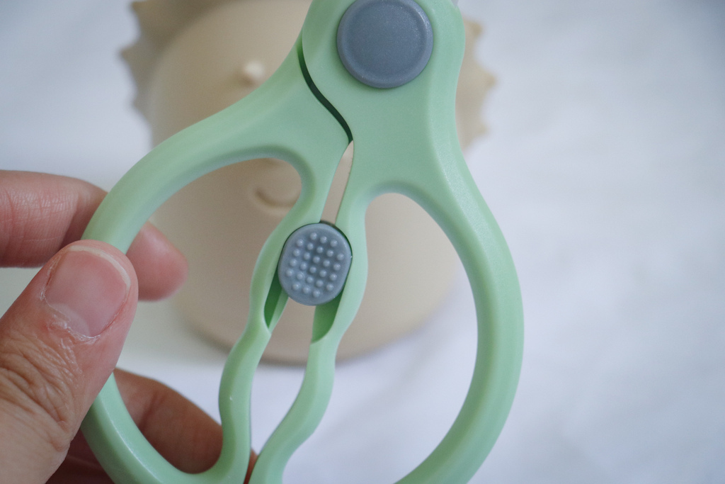 【媽咪學苑開箱】赫媽咪寶寶矽膠餐具+育兒好物實測!新手媽咪必 【媽咪學苑開箱】赫媽咪寶寶矽膠餐具+育兒好物實測!新手媽咪必