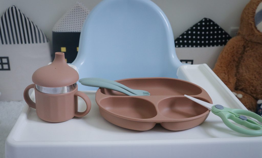 【媽咪學苑開箱】赫媽咪寶寶矽膠餐具+育兒好物實測!新手媽咪必 【媽咪學苑開箱】赫媽咪寶寶矽膠餐具+育兒好物實測!新手媽咪必