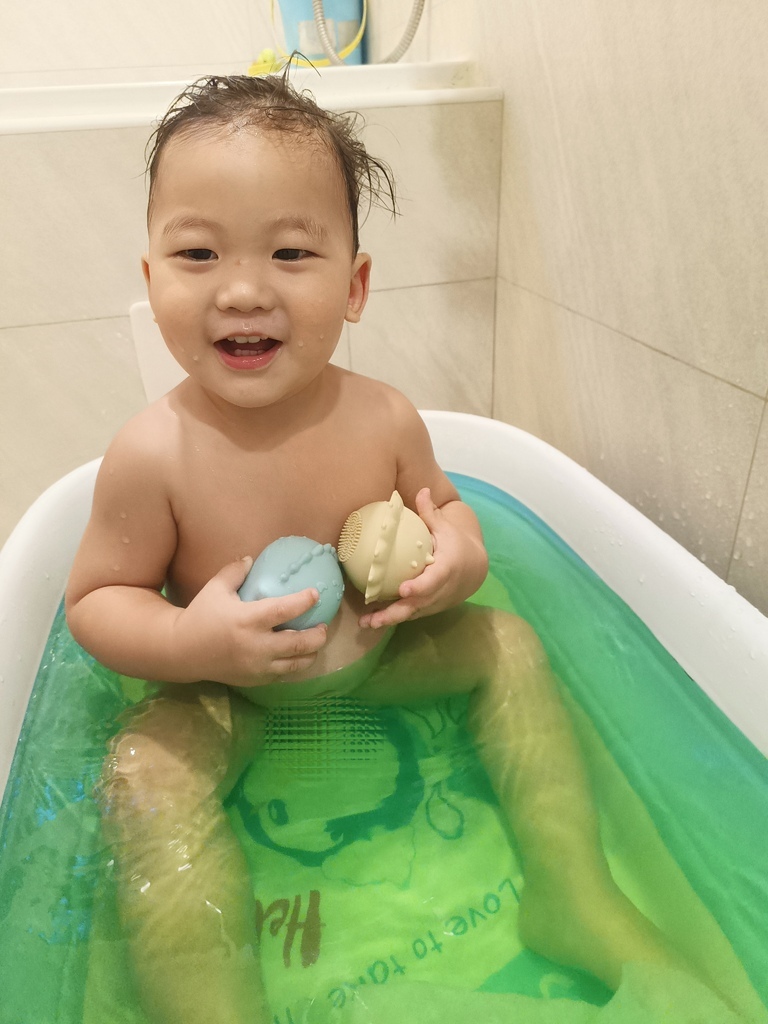 【媽咪學苑開箱】赫媽咪寶寶矽膠餐具+育兒好物實測!新手媽咪必 【媽咪學苑開箱】赫媽咪寶寶矽膠餐具+育兒好物實測!新手媽咪必