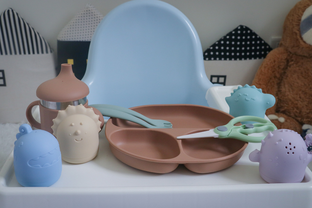 【媽咪學苑開箱】赫媽咪寶寶矽膠餐具+育兒好物實測!新手媽咪必 【媽咪學苑開箱】赫媽咪寶寶矽膠餐具+育兒好物實測!新手媽咪必