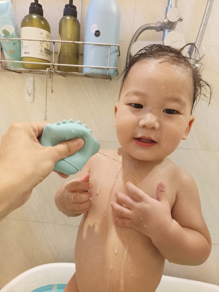 【媽咪學苑開箱】赫媽咪寶寶矽膠餐具+育兒好物實測!新手媽咪必 【媽咪學苑開箱】赫媽咪寶寶矽膠餐具+育兒好物實測!新手媽咪必