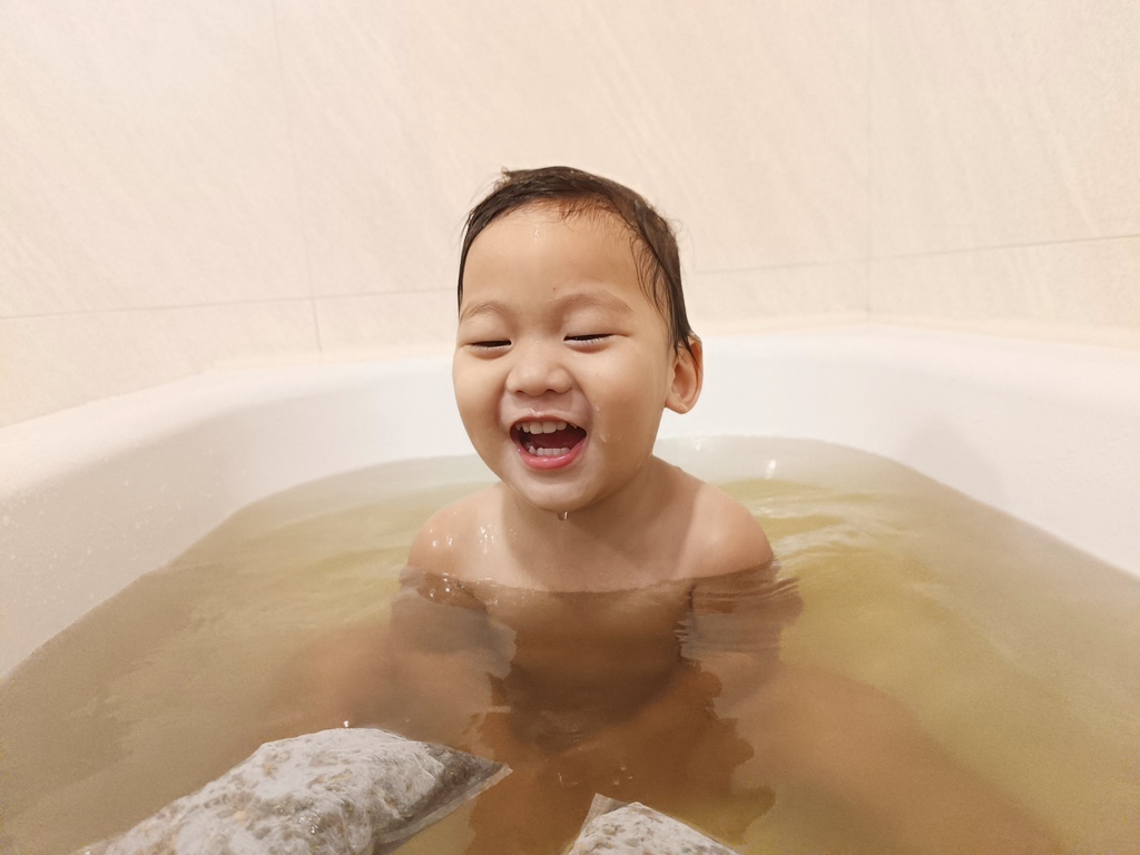 🌿森滋養艾草草本沐浴包讓寶寶洗澡也能被草本香氣溫柔擁抱