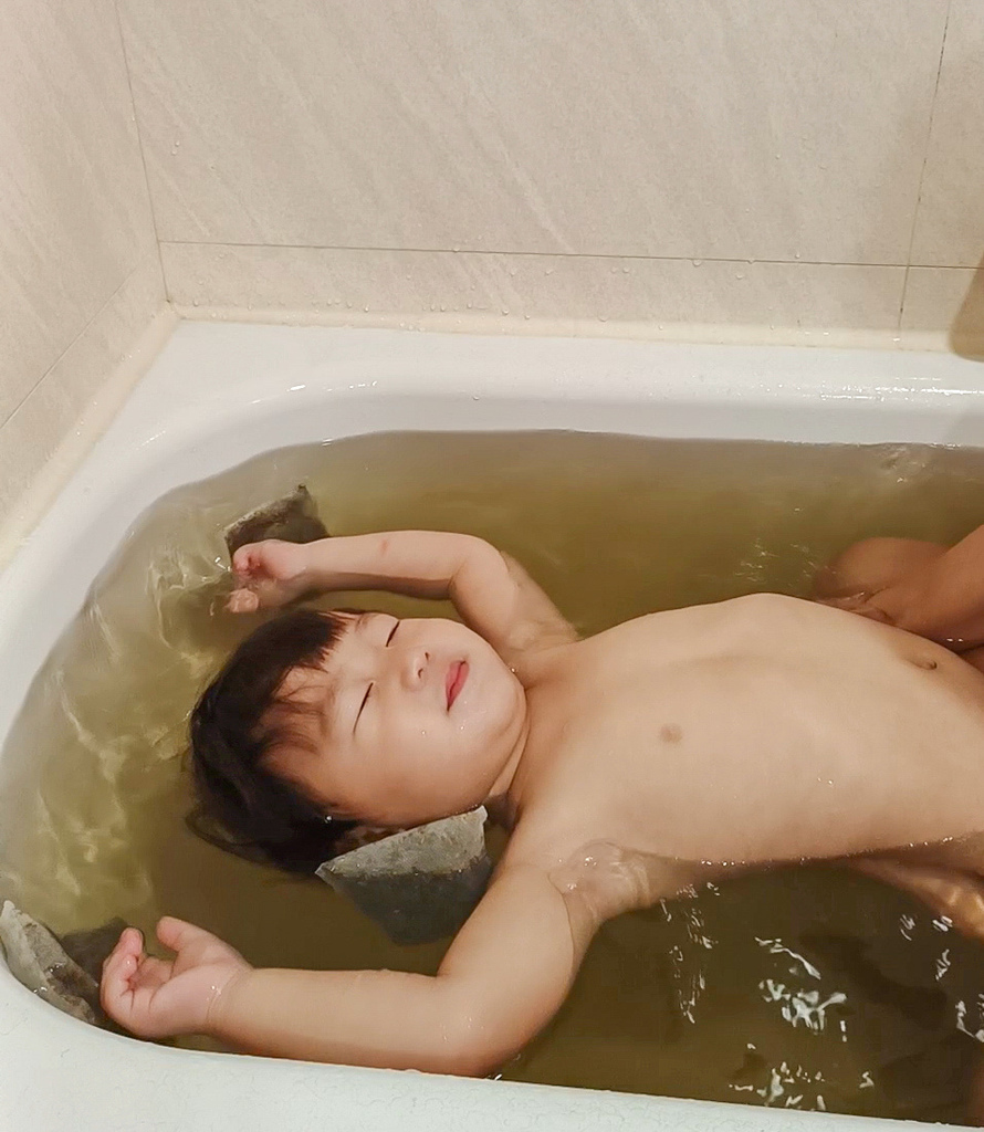 🌿森滋養艾草草本沐浴包讓寶寶洗澡也能被草本香氣溫柔擁抱