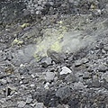 Fumarole_with_sulfur