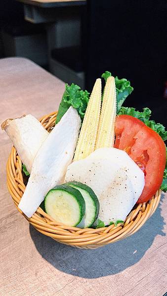 [山上走走日式燒肉台北華山店]捷運忠孝新生美食-新竹超人氣餐