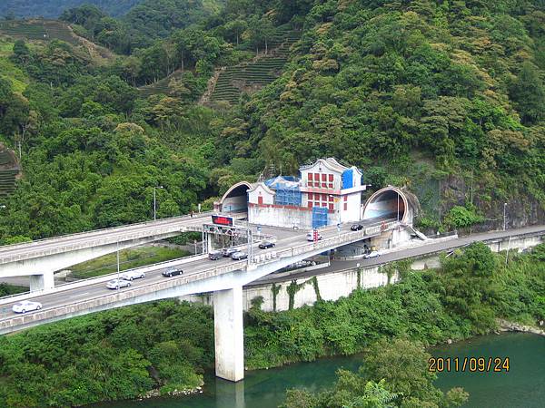 坪林觀音台俯瞰雪山隧道