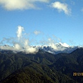 覆雪的雪山主峰與北稜角