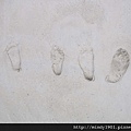 foot print of Mindy & Elton