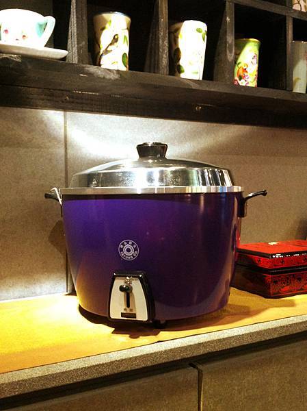 紫色大同電鍋