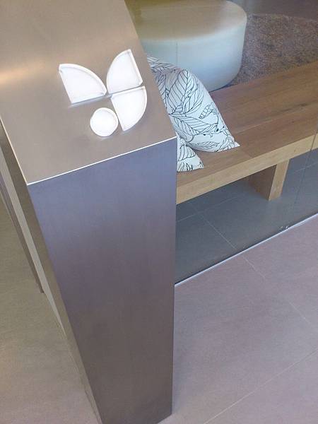 1074414_648950925117