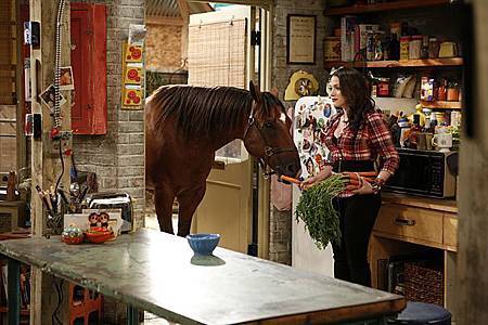 2 Broke Girls 3x1 (6).jpg